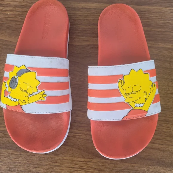 Adidas adilette size 7 woman slides - Picture 7 of 7